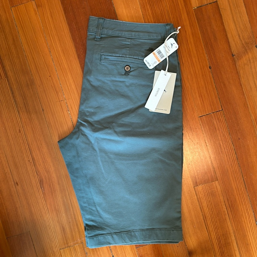 Tommy Bahama Boracay Shorts. Size 33. NWT